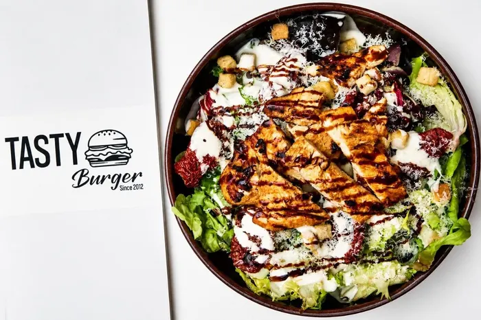 Salade César au poulet grillé
